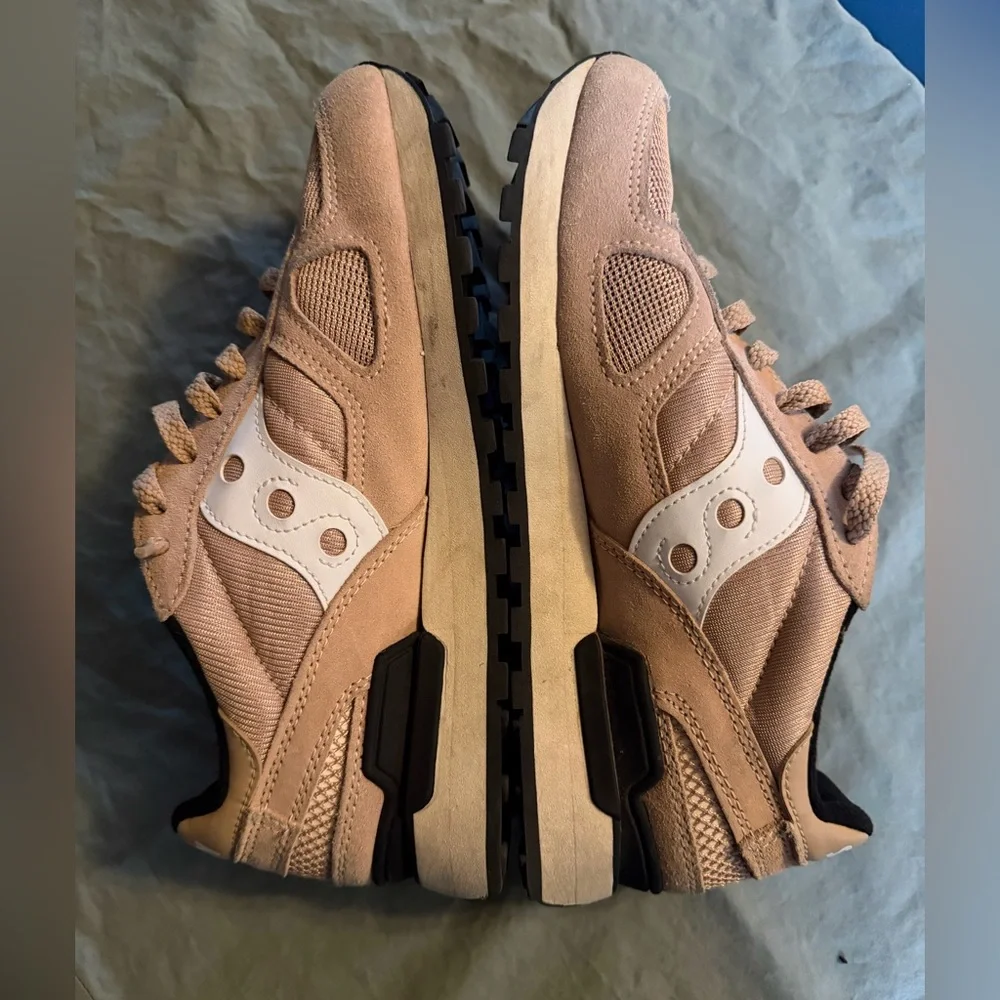 ❤️Day Special Saucony Shadow Sneakers Tan & White size 7.5 - Picture 7 of 8